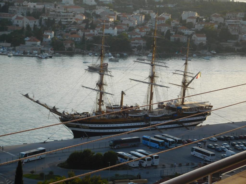 Rooms Anela With Large Common Tarrace And Beautiful Sea View Dubrovnik Exterior foto